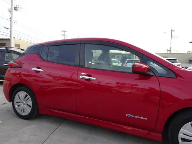 2022 NISSAN LEAF S